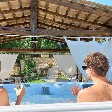 Frühstückspension Domus Antiqua 3*